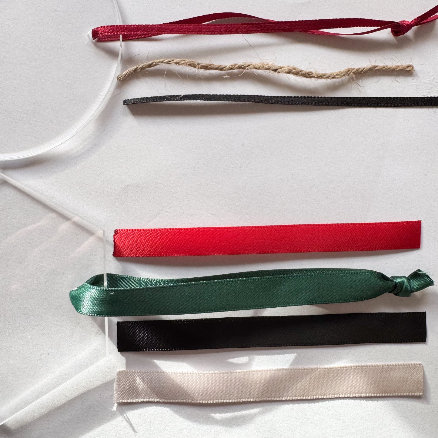 JOULUKORISTE kirkas kuusikulmio - custom korvakuvitus