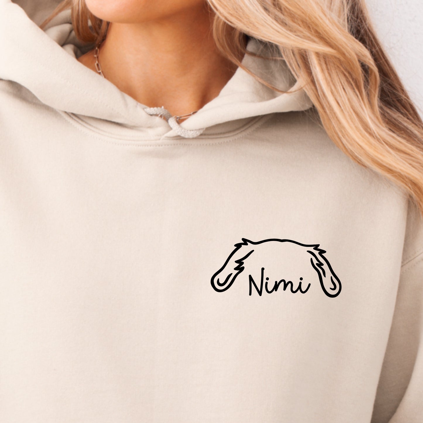 HUPPARI - custom korvakuvituksella